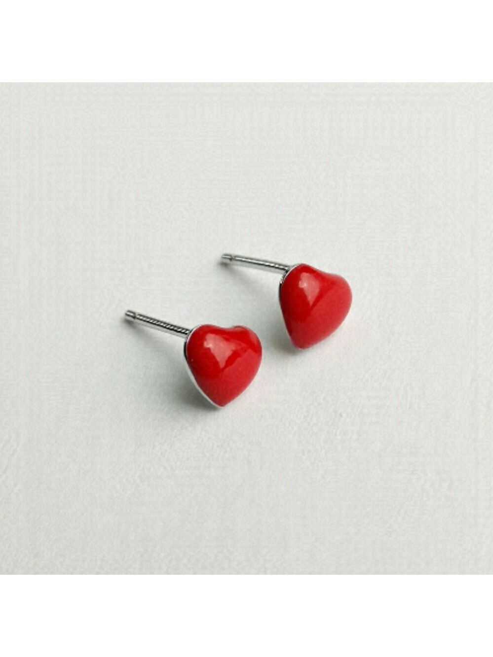 Small Sterling silver red enamel heart stud earrings 🆕
